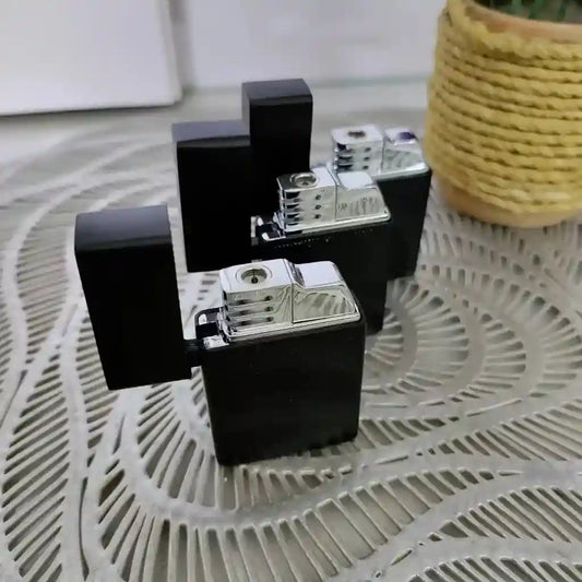 Classic Black Lighter – Sleek, Windproof, Refillable Metal Body